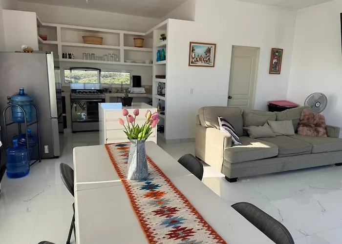 Hermosa Casa Con Vista Al Mar Y Montanas